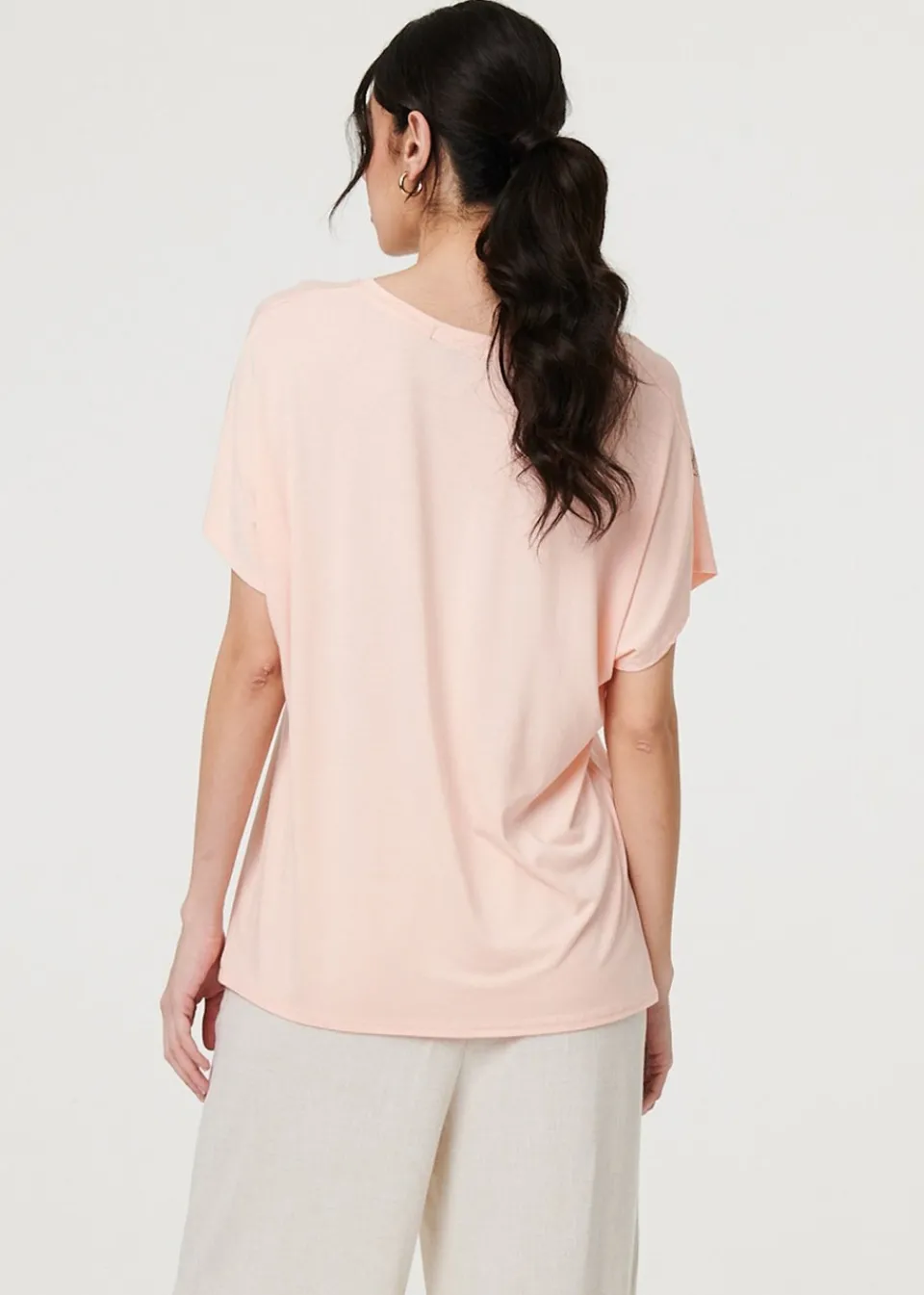 T-Shirts>Izabel London Pink Sparkly Feather Print Relaxed T-Shirt
