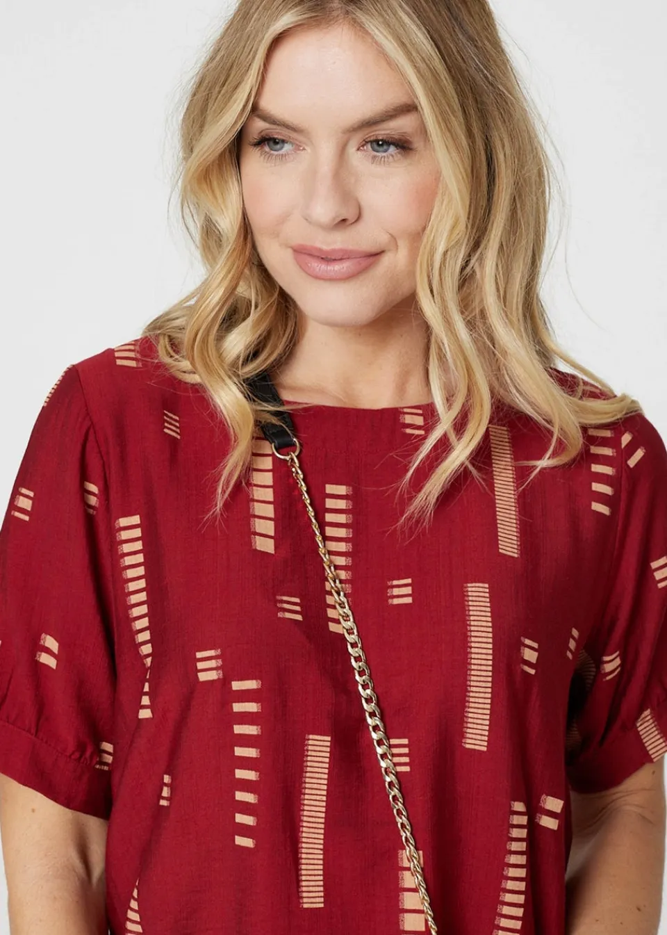 Tops>Izabel London Red Printed 1/2 Sleeve Blouse