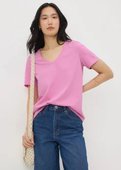 T-Shirts><noscript><img width=