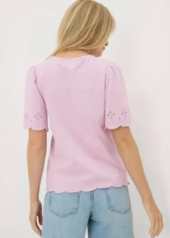 T-Shirts><noscript><img width=