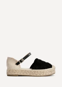 Footwear><noscript><img width=