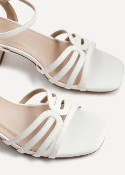 Footwear><noscript><img width=