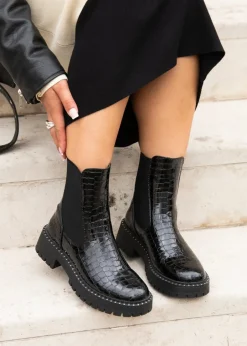 Footwear><noscript><img width=