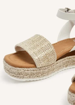 Footwear><noscript><img width=