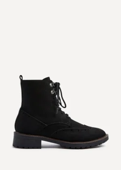 Footwear><noscript><img width=