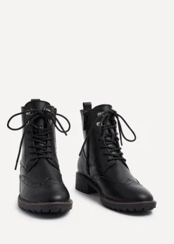 Footwear><noscript><img width=