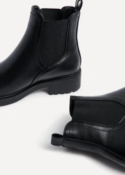 Footwear><noscript><img width=