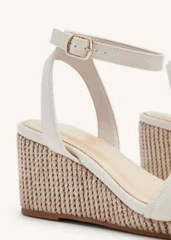 Footwear><noscript><img width=