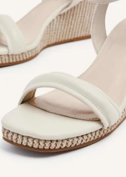Footwear><noscript><img width=