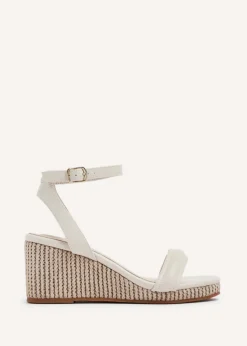 Footwear><noscript><img width=