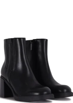 Footwear><noscript><img width=
