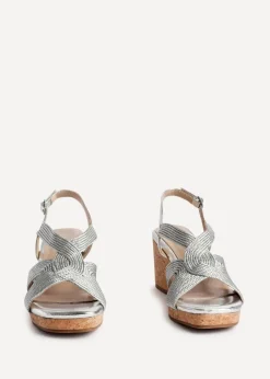 Footwear><noscript><img width=