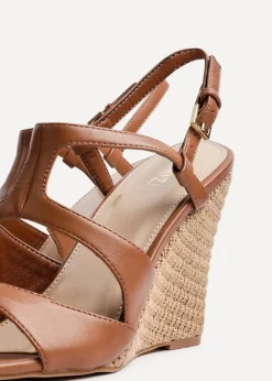 Footwear><noscript><img width=