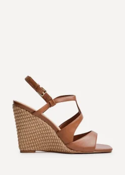 Footwear><noscript><img width=