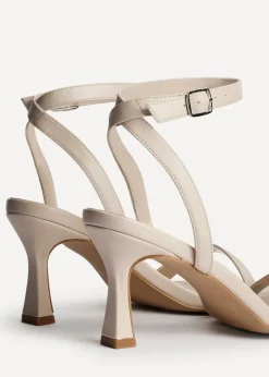 Footwear><noscript><img width=