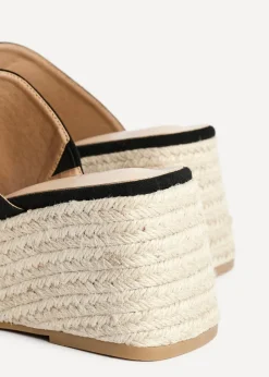 Footwear><noscript><img width=