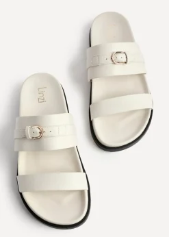 Footwear><noscript><img width=