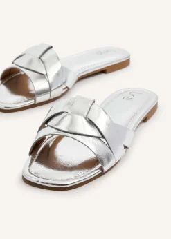 Footwear><noscript><img width=
