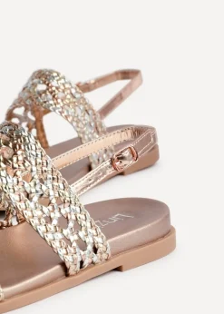 Footwear><noscript><img width=