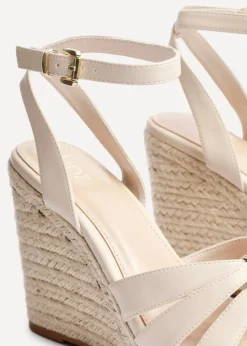 Footwear><noscript><img width=