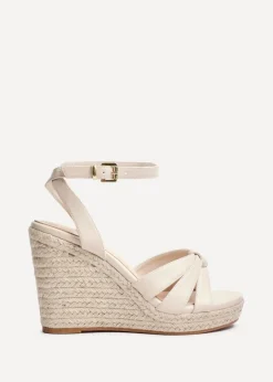Footwear><noscript><img width=