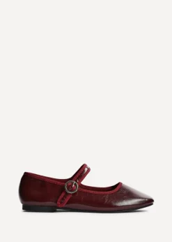 Footwear><noscript><img width=