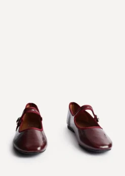 Footwear><noscript><img width=