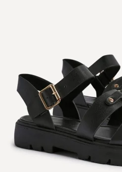Footwear><noscript><img width=