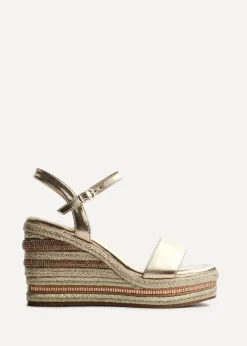 Footwear><noscript><img width=