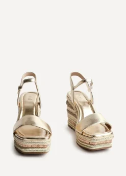 Footwear><noscript><img width=