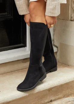 Footwear><noscript><img width=