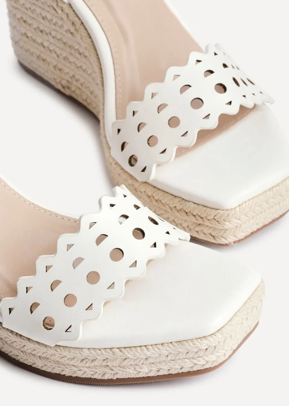 Footwear>Linzi Mellow White Faux Leather Wedge