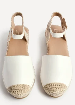 Footwear><noscript><img width=