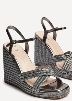 Footwear><noscript><img width=