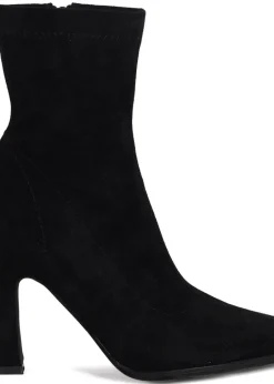 Footwear><noscript><img width=
