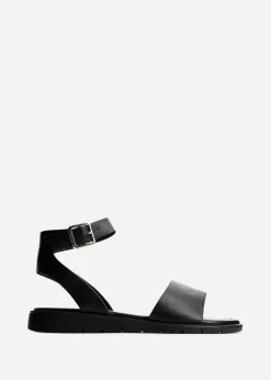 Footwear><noscript><img width=