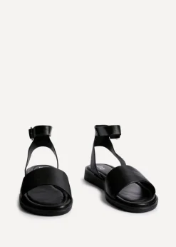 Footwear><noscript><img width=