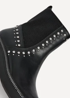 Footwear><noscript><img width=