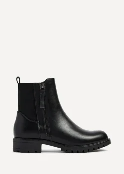 Footwear><noscript><img width=