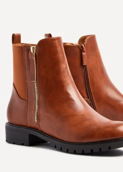 Footwear><noscript><img width=