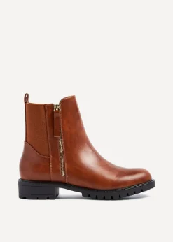 Footwear><noscript><img width=