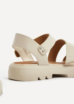 Footwear><noscript><img width=