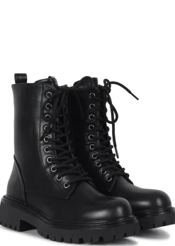 Footwear><noscript><img width=