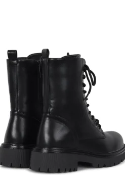 Footwear><noscript><img width=