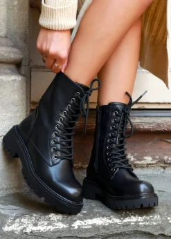 Footwear><noscript><img width=