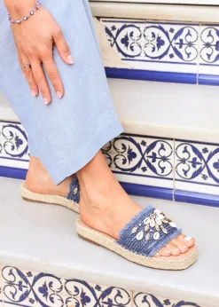 Footwear><noscript><img width=