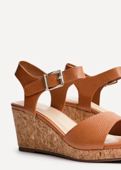 Footwear><noscript><img width=