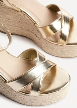 Footwear><noscript><img width=