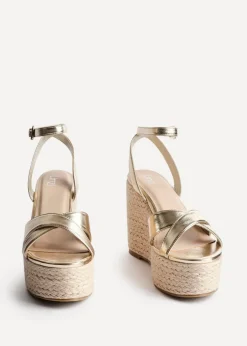 Footwear><noscript><img width=