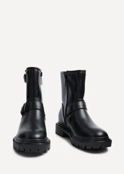 Footwear><noscript><img width=